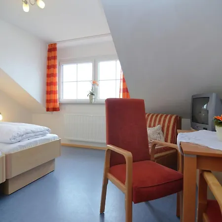 In Rotthalmuenster Mit Garten Apartmán *